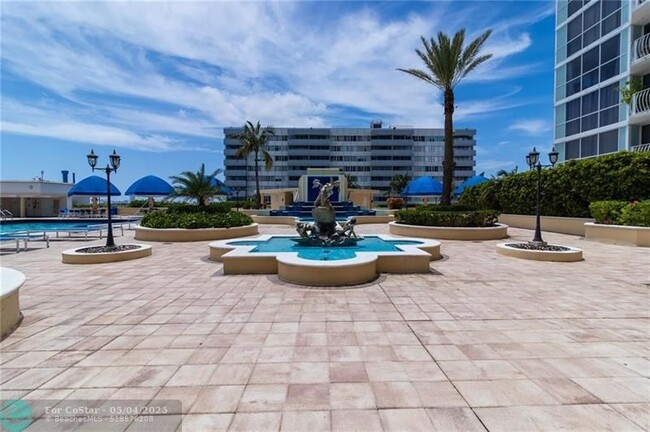 Building Photo - 7601 E Treasure Dr
