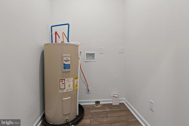 Building Photo - 819 11th Ave