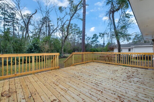 Building Photo - Freshly Remodeled 4 Bedroom 2 Bathroom Single Family Home.