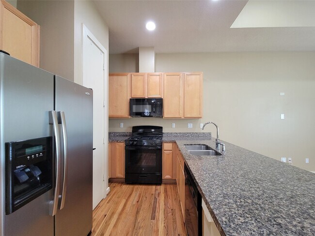 Building Photo - 1124 Patterson St