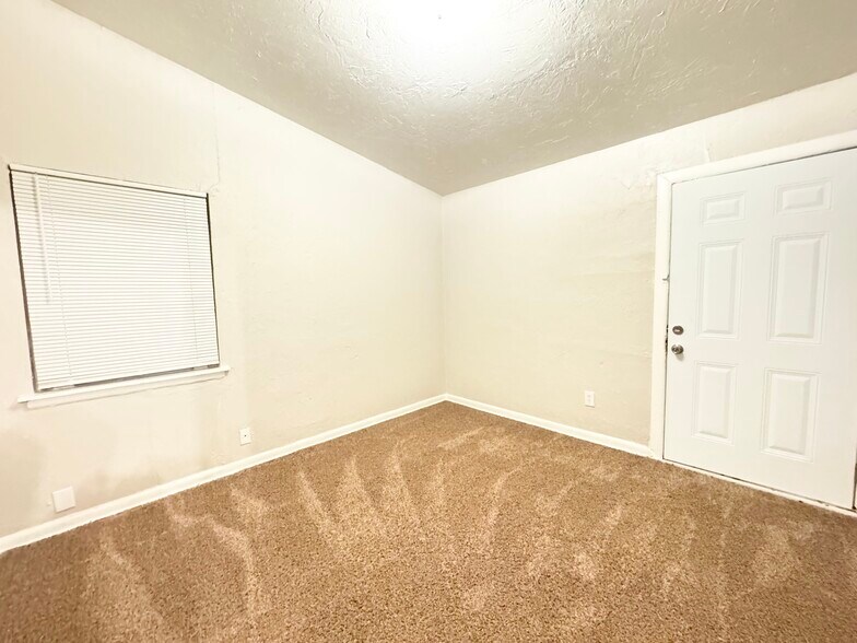 Building Photo - 616 NW 92nd St