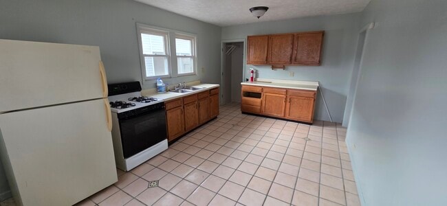 Building Photo - 520 N 21 St - Herrin