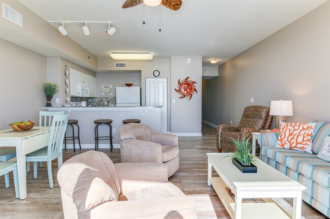 Building Photo - 9900 S Thomas Dr