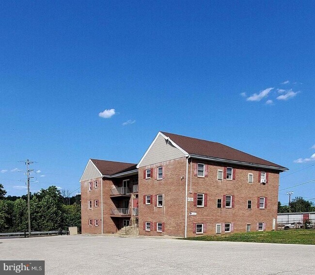 Building Photo - 311 W 4th St