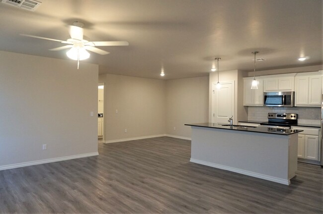 Building Photo - Chisholm Creek Duplex NW OKC
