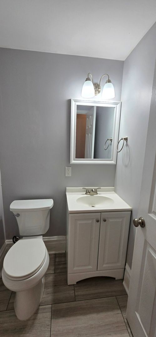 Building Photo - 2146-2148 Victor St.