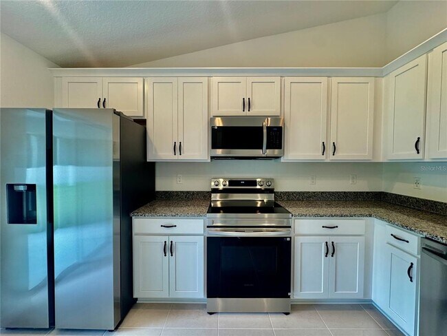 Building Photo - 8 Coral Reef Ct N