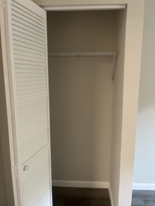 Building Photo - ALL UTILITIES INCLUDED!!