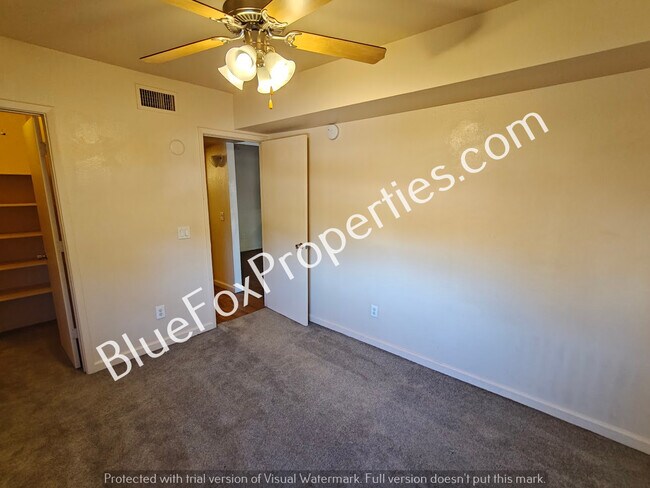 Building Photo - 3357 N Country Club Rd