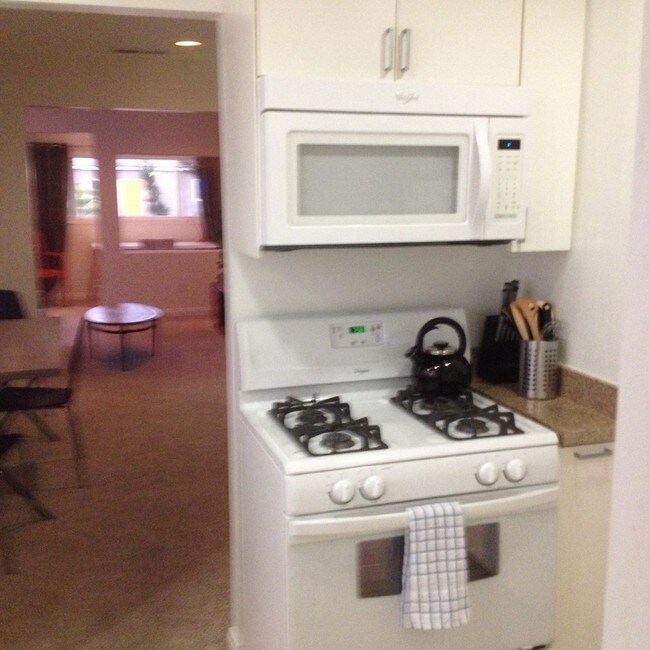 Building Photo - 109 Paloma Ave