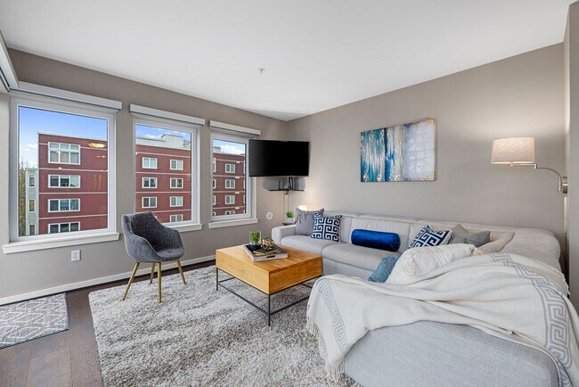 Building Photo - 2Bd/1.75Ba Seattle Condo
