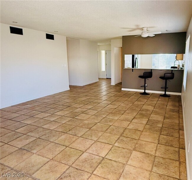 Building Photo - 4241 Satinwood Dr