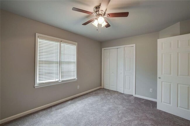 Building Photo - 1489 Justin Dr
