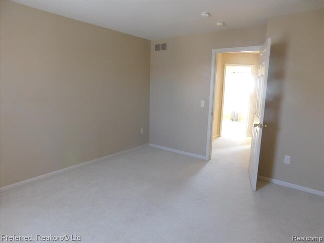 Building Photo - 43124 Providence Ln