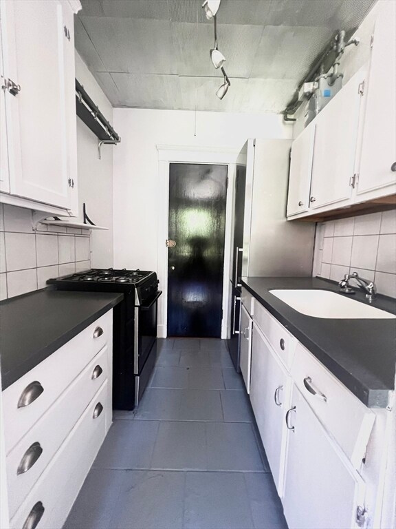 Building Photo - 62 Queensberry St