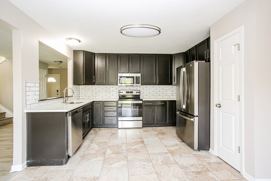 Building Photo - 2456 Ashpoint St