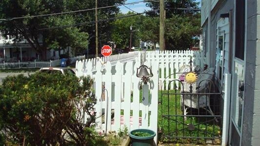 Building Photo - 301 Main St