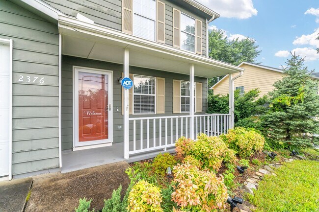 Building Photo - 2376 Wadsworth Dr
