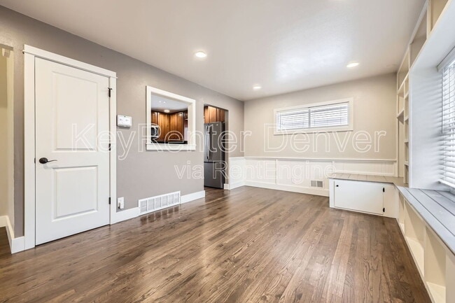 Building Photo - 10462 Carlile St