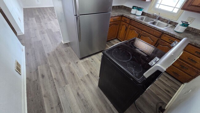 Building Photo - 1407 5th St SE