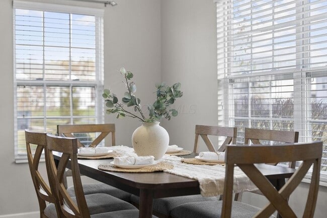 Building Photo - 5901 Blackbird Wy