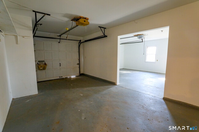 Building Photo - 105 Hyde Rd