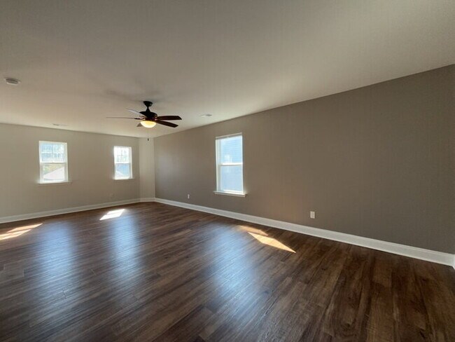 Building Photo - 203 Hayworth Rd
