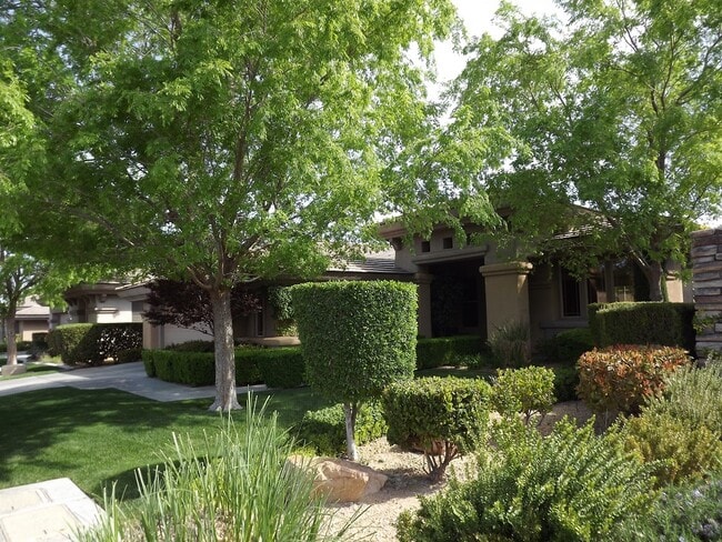 Building Photo - **WONDERFUL SINGLE STORY HOME IN GUARD GAT...