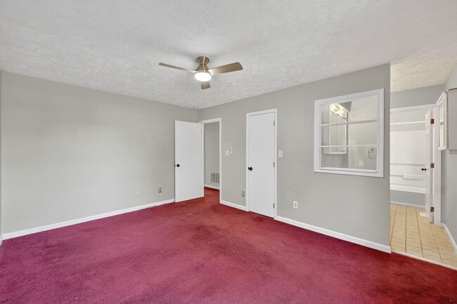 Building Photo - 1040 Rim Rd