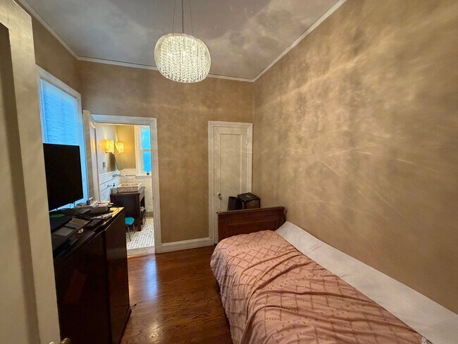 Building Photo - Elegant St. Francis Wood Residence - Available Furnished or Unfurnished