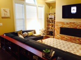 Building Photo - 210 Alderwood Point