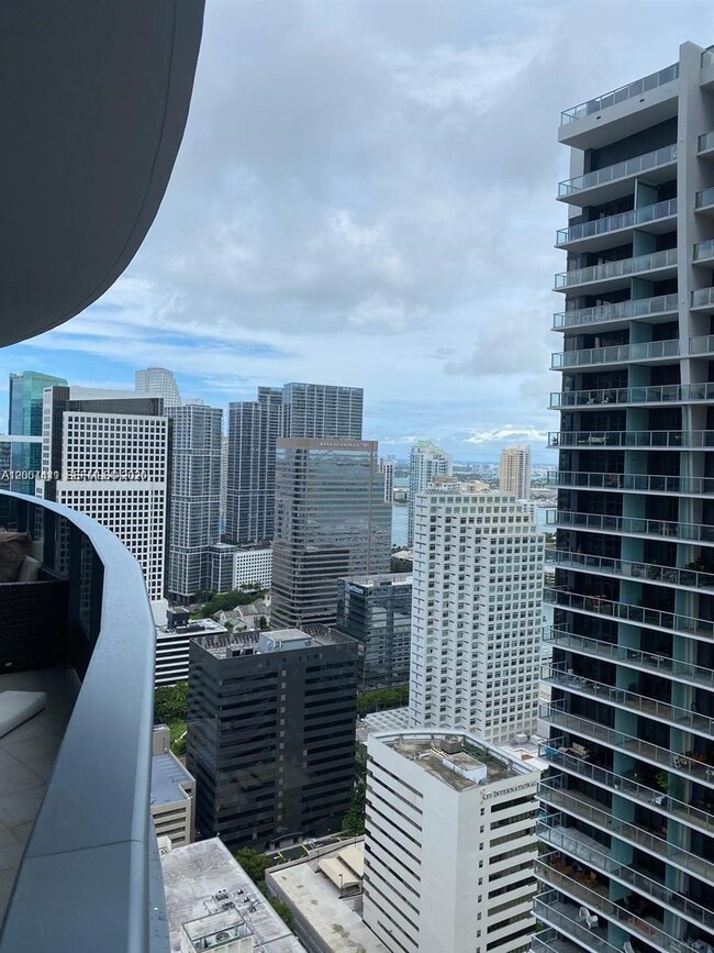 Building Photo - 1000 Brickell Plaza