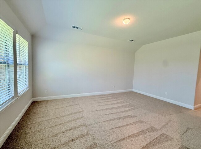 Building Photo - 2305 Caroline St