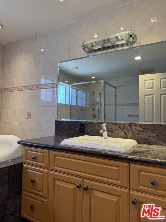 Building Photo - 5412 Hazeltine Ave