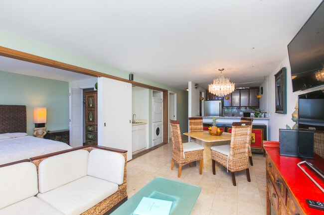 Building Photo - Fully Furnished Beach Front Condo on North Shore!