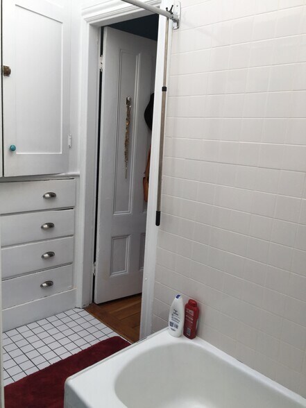 Building Photo - 354 Marlborough St