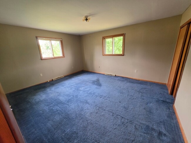 Building Photo - 411 Route 7