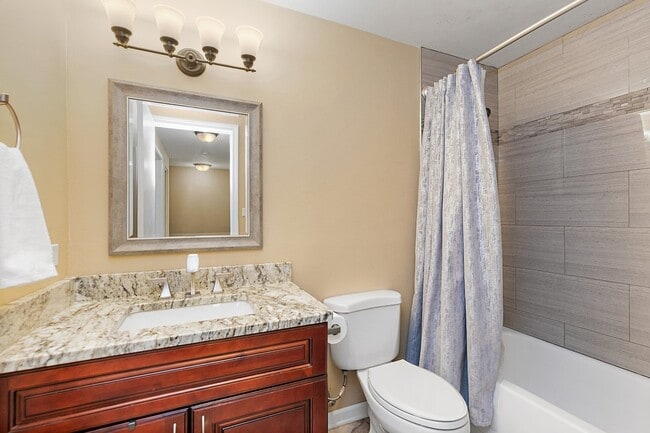 Building Photo - 2165 Greystone Pl