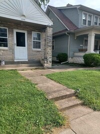 Building Photo - 226 E Maple St