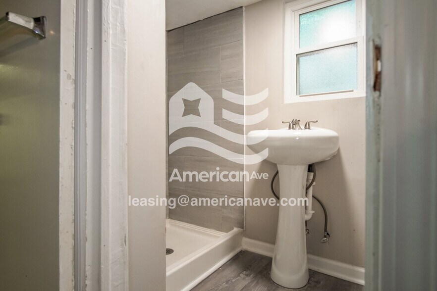 Building Photo - 414 Johnston Rd