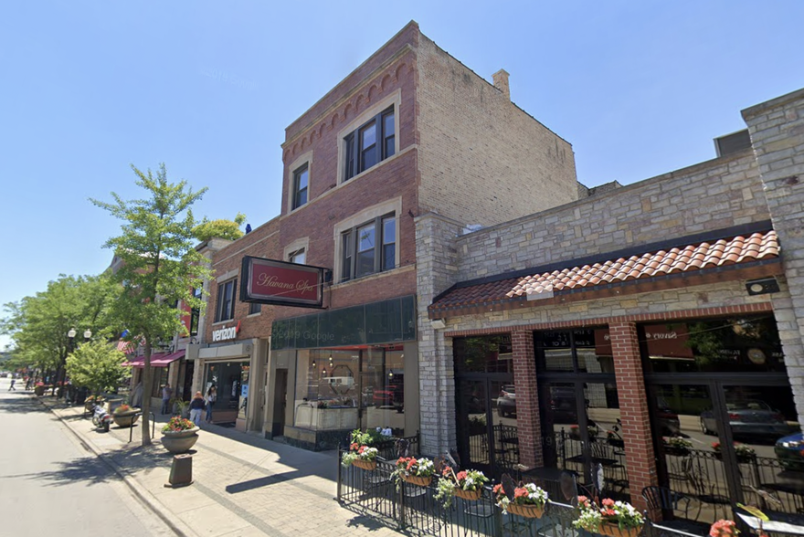 Building Photo - 4754 N Lincoln Ave