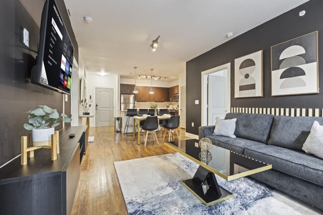 Building Photo - 5725 Town and Country Blvd