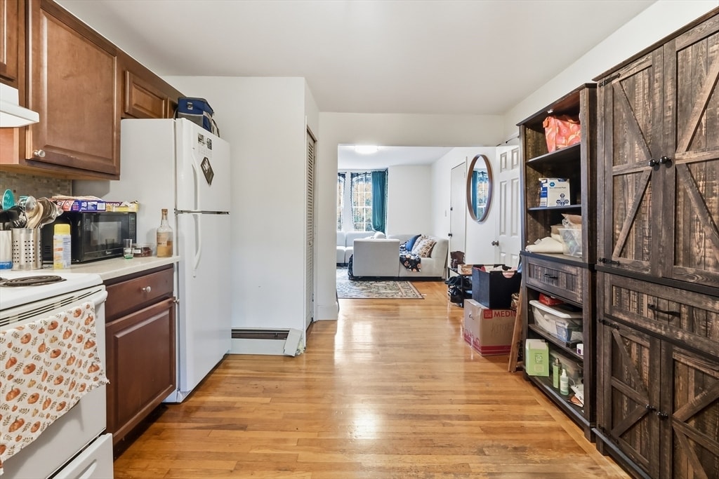 Building Photo - 50 Monmouth St