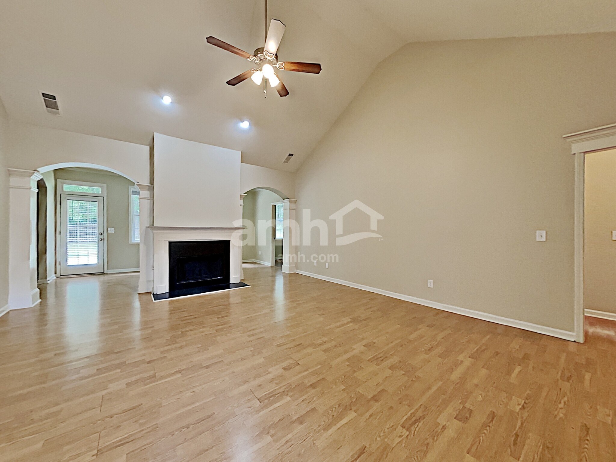 Building Photo - 960 Fountain Glen Dr