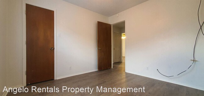 Building Photo - 4 br, 2 bath House - 2922 N. Oakes