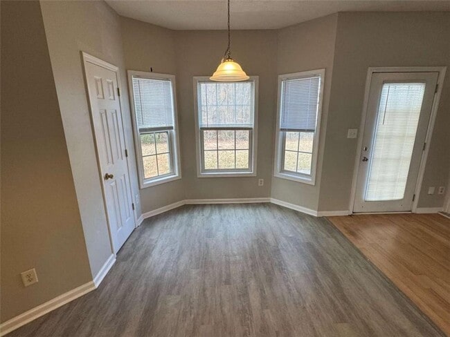 Building Photo - 2430 Cordillo Dr