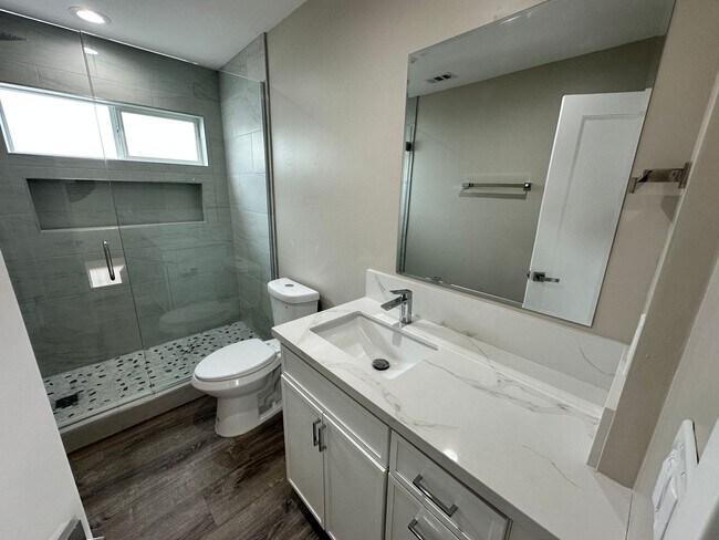 Building Photo - Brand New in 2025! (Lease out, pending sig...
