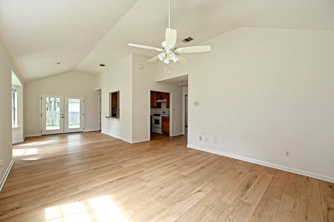 Building Photo - 108 N Mockingbird Cir