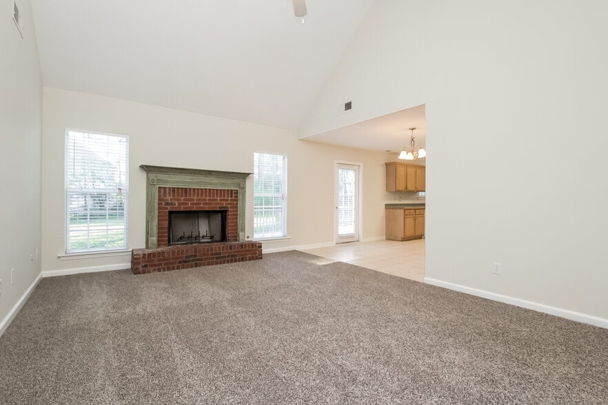 Building Photo - 212 Browning Cir