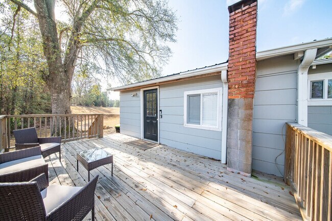 Building Photo - 161 Calhoun Rd